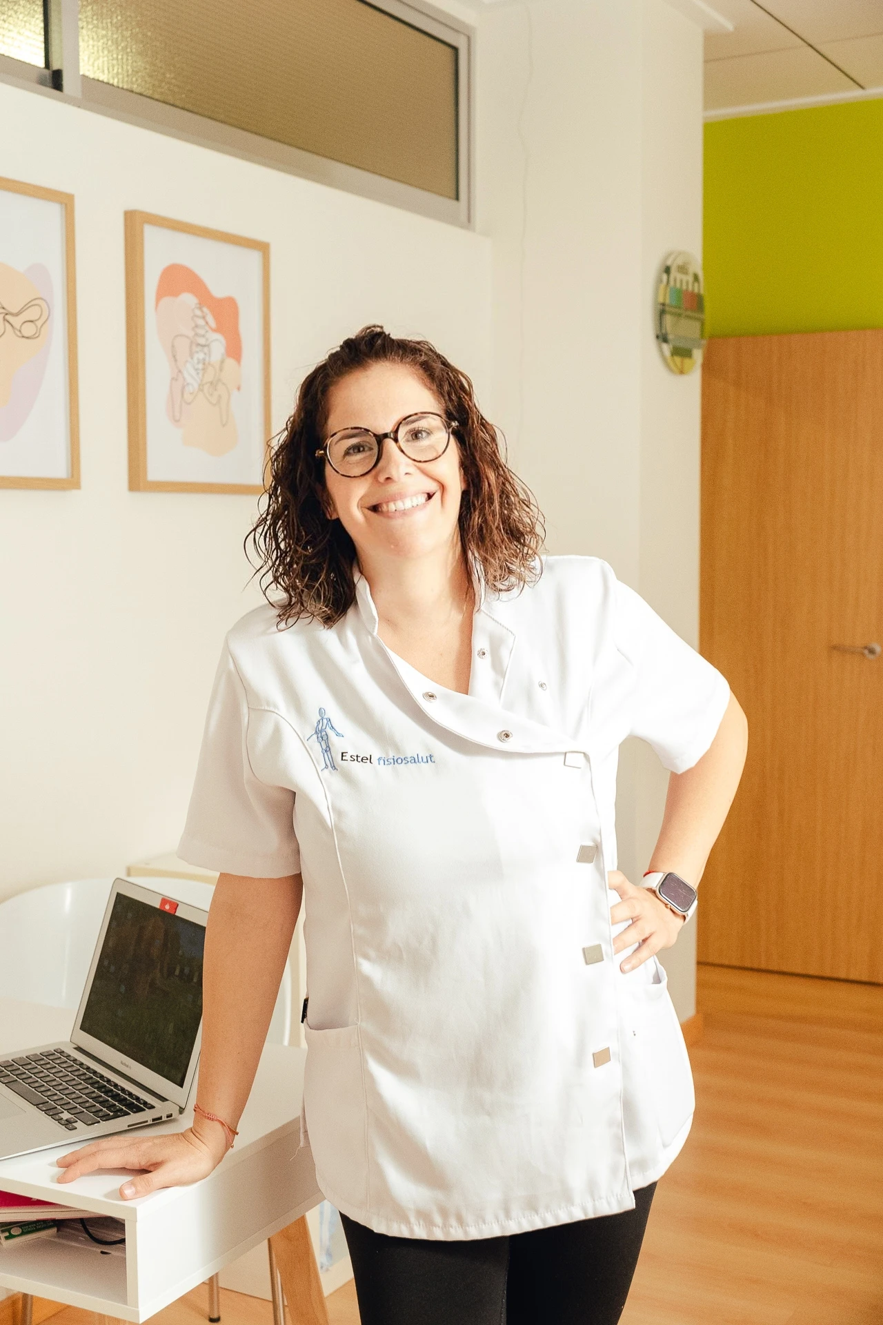 "Estel Roig, Fisioterapeuta, en la consulta de Suelo Pelvico en Benimodo
